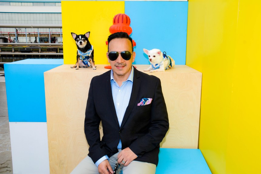 Anthony Rubio and Chihuahua duo Bogie and Kimba at the 2016 BarkFest