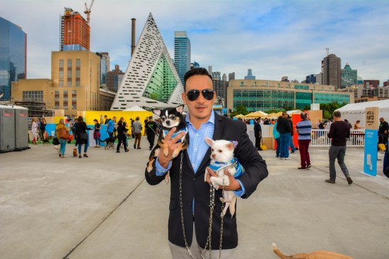 Anthony Rubio and Chihuahua duo Bogie and Kimba at the 2016 BarkFest